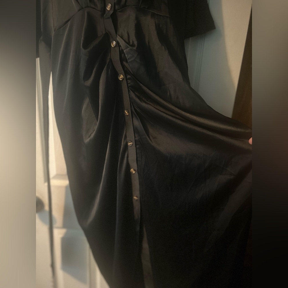 Vintage style satin pleated maxi tie up dress - Picture 3 of 4